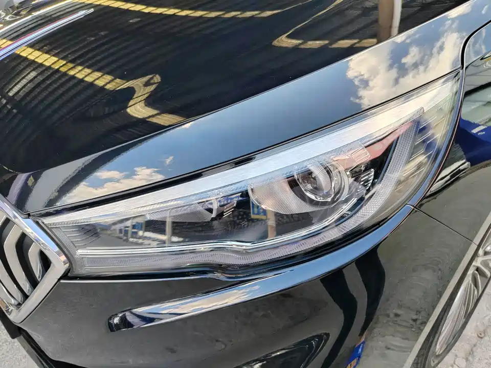 Hongqi H5