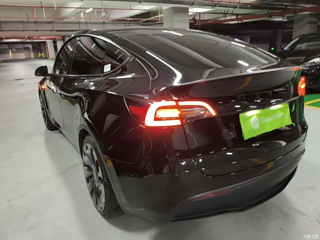 Tesla Model Y, 2022 все фото