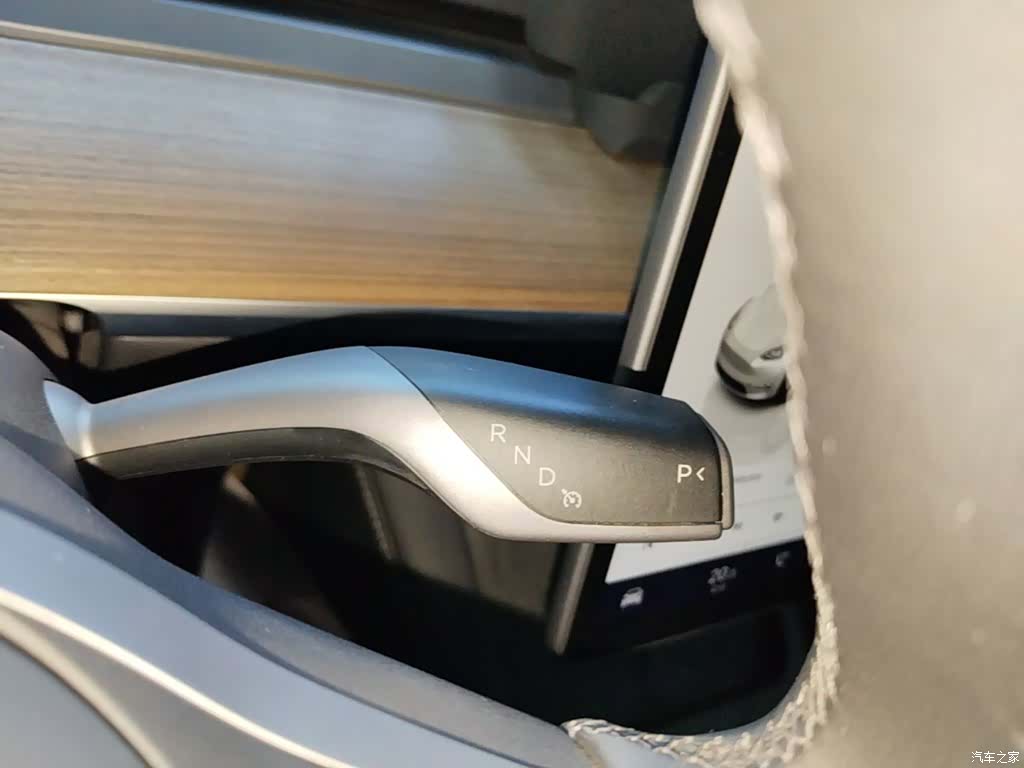 Tesla Model Y, 2022 14