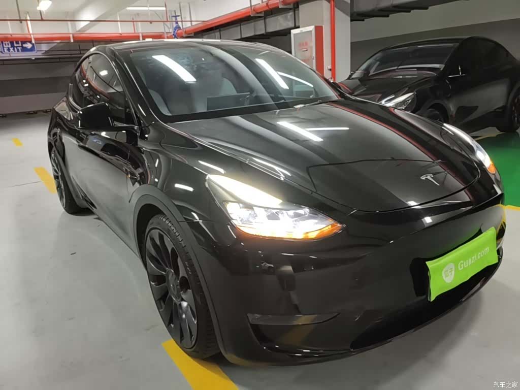 Tesla Model Y, 2022 4