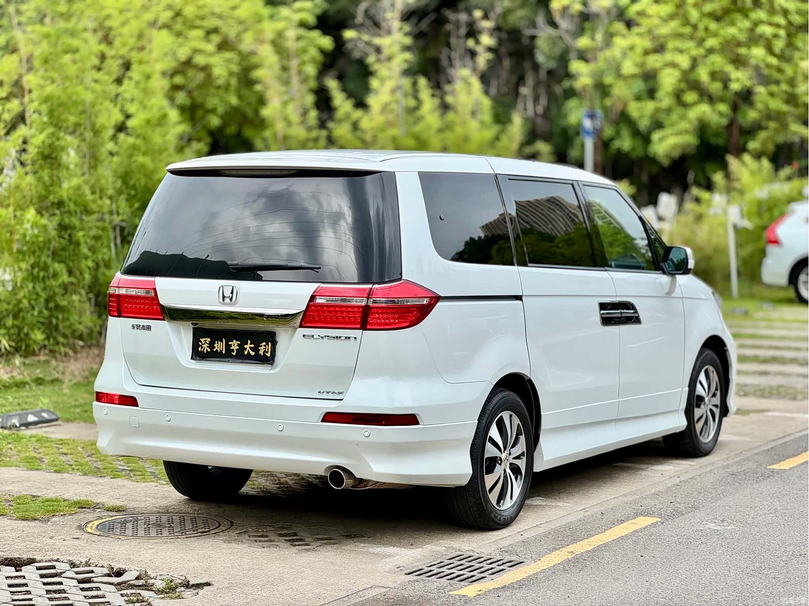 Honda Elysion, 2015 18