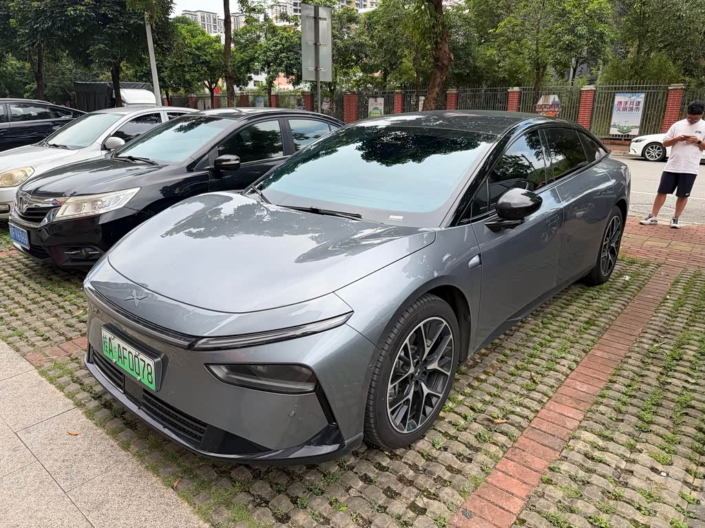 XPENG P7+