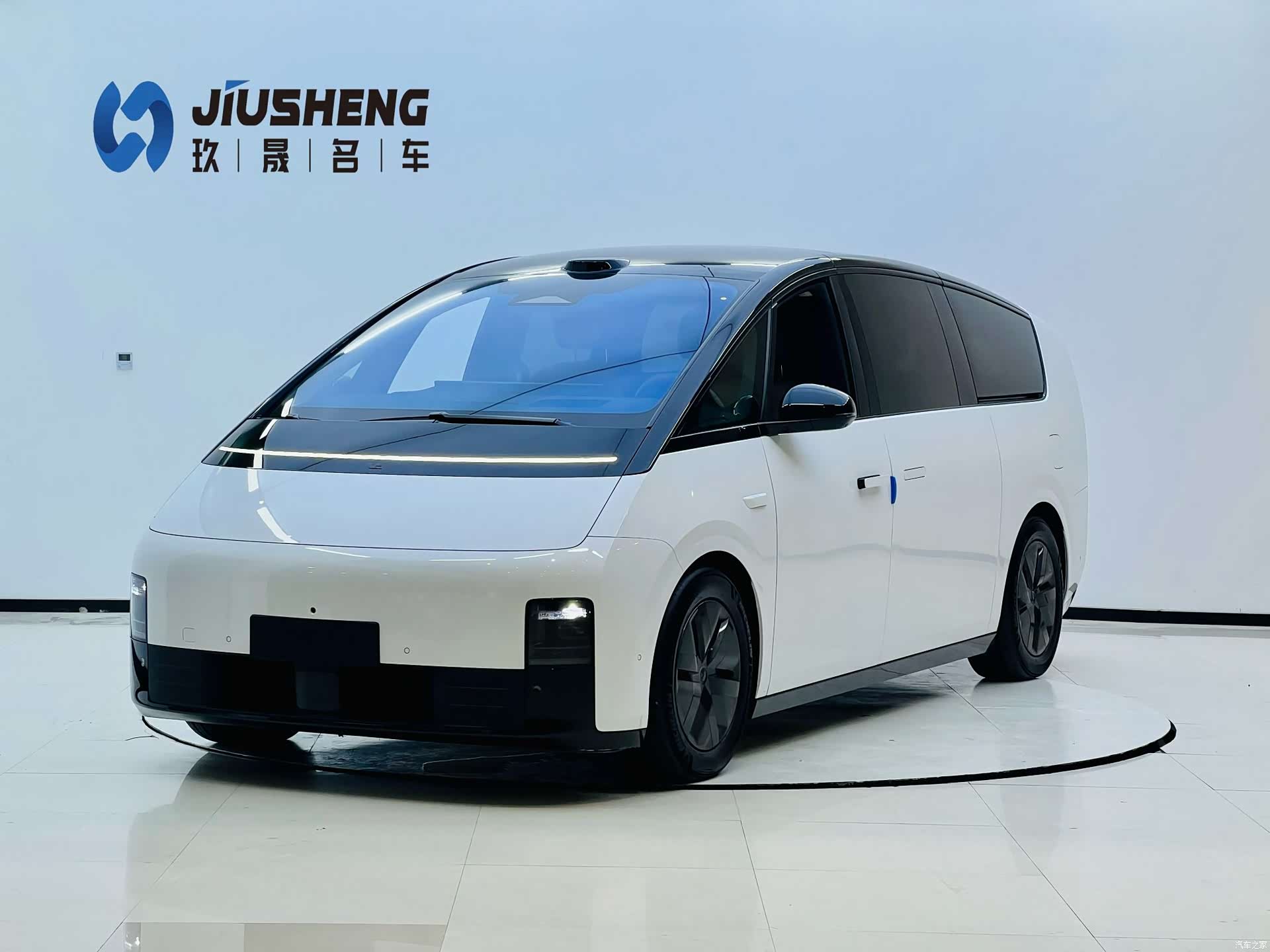 Li Auto MEGA, 2025 1