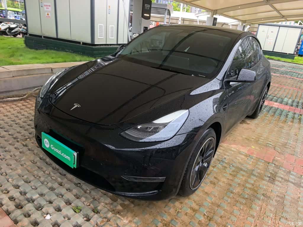 Tesla Model Y, 2021 1