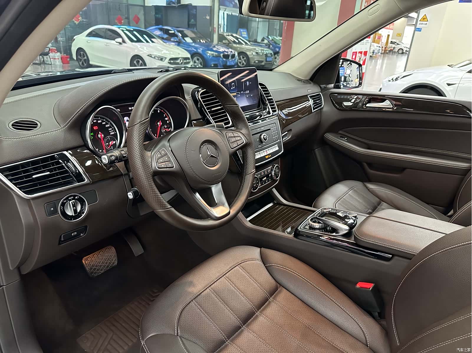 Mercedes-Benz GLS, 2019 14