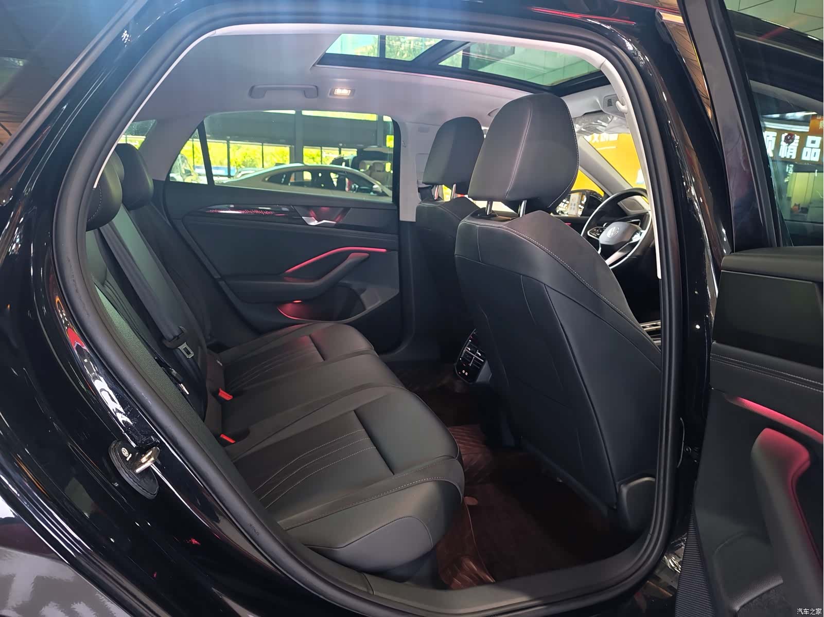 Volkswagen Magotan, 2025 17