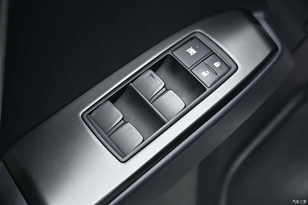 Lexus GX, 2023 23