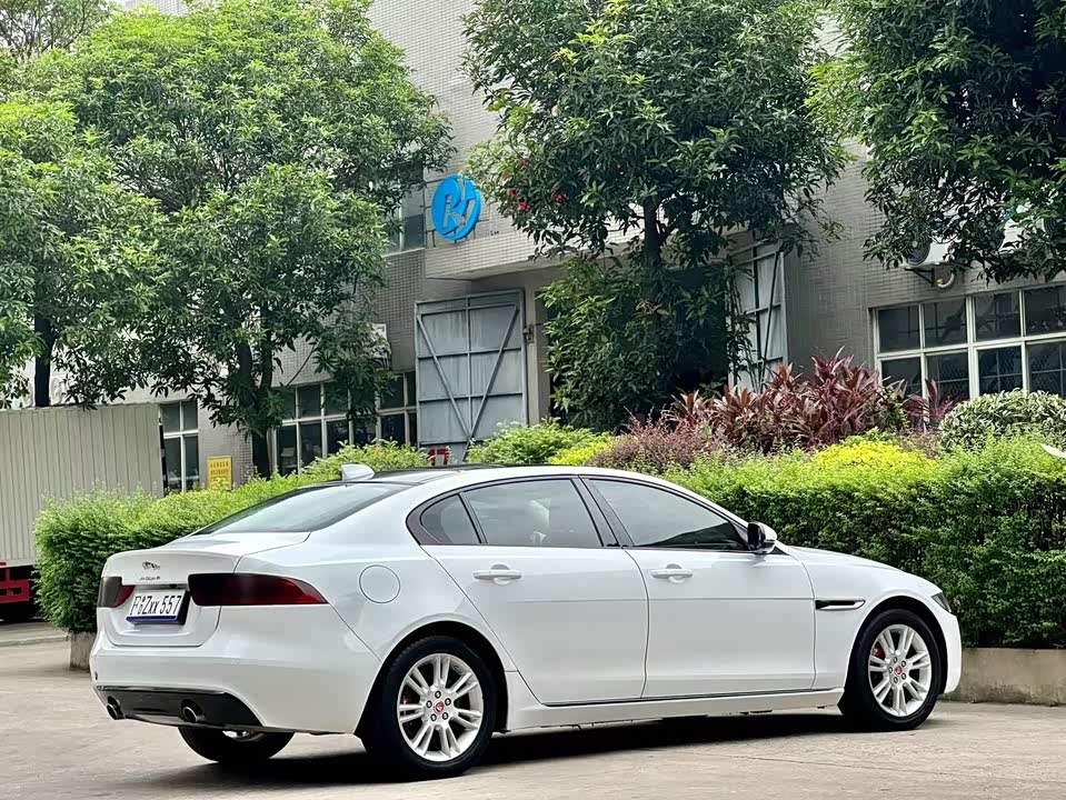 Jaguar XEL Jaguar XEL