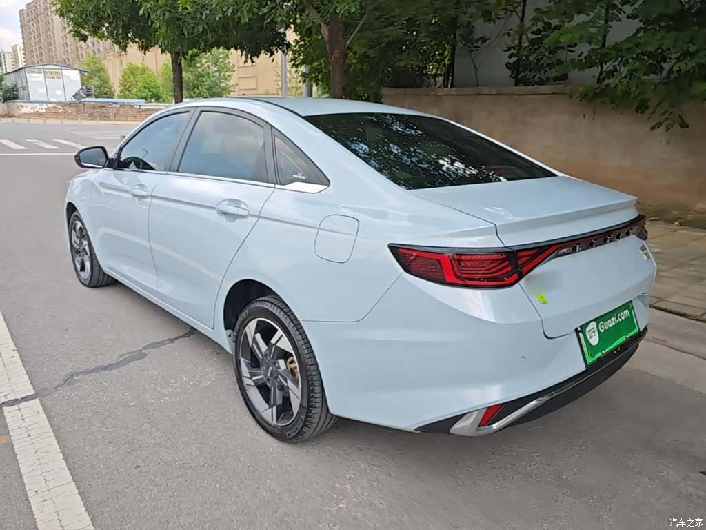 Geely Emgrand, 2022 все фото