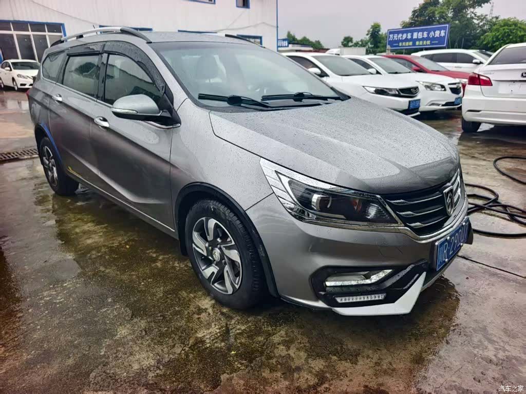 Wuling 310W, 2018 2