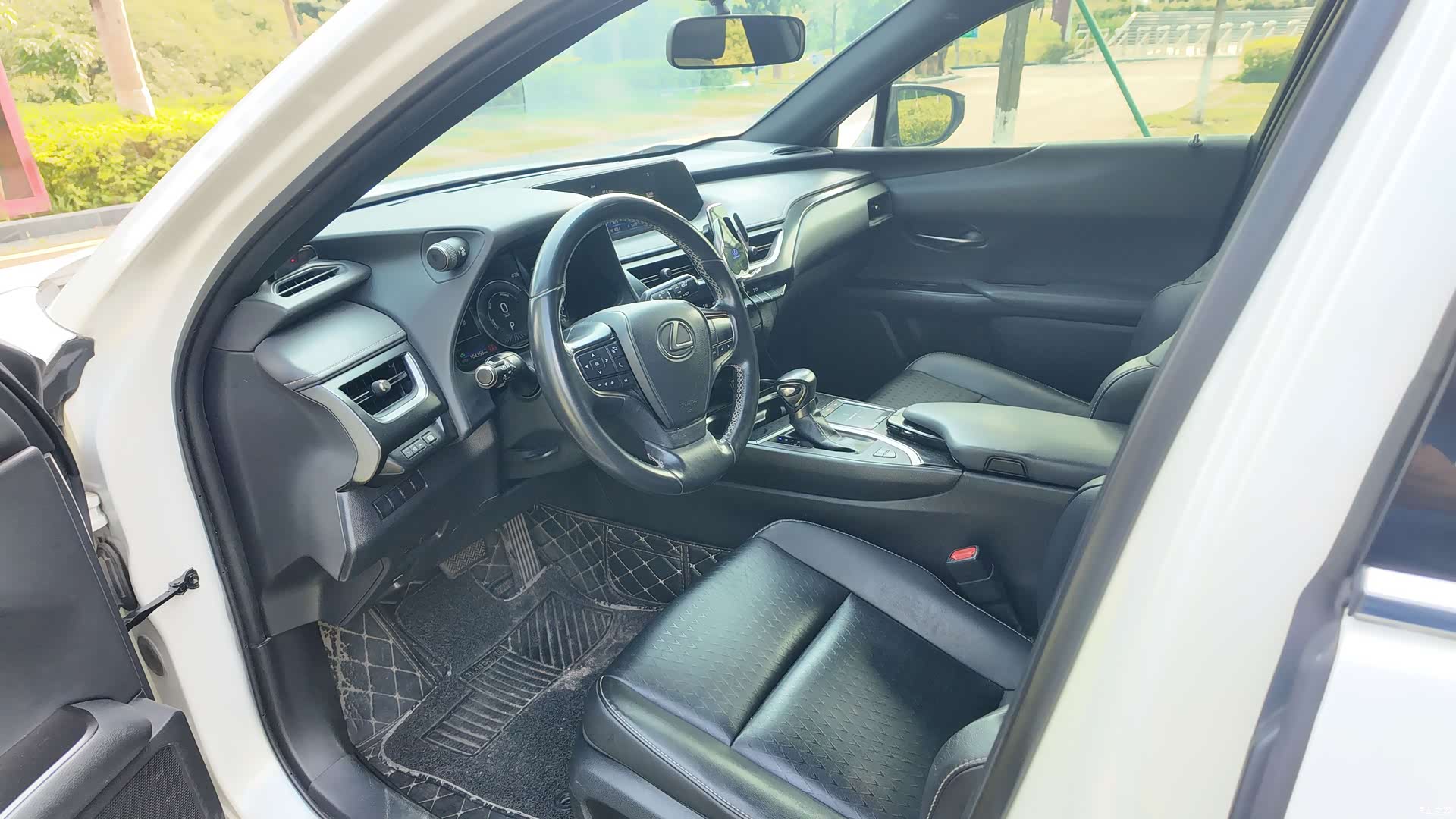 Lexus UX, 2019 38