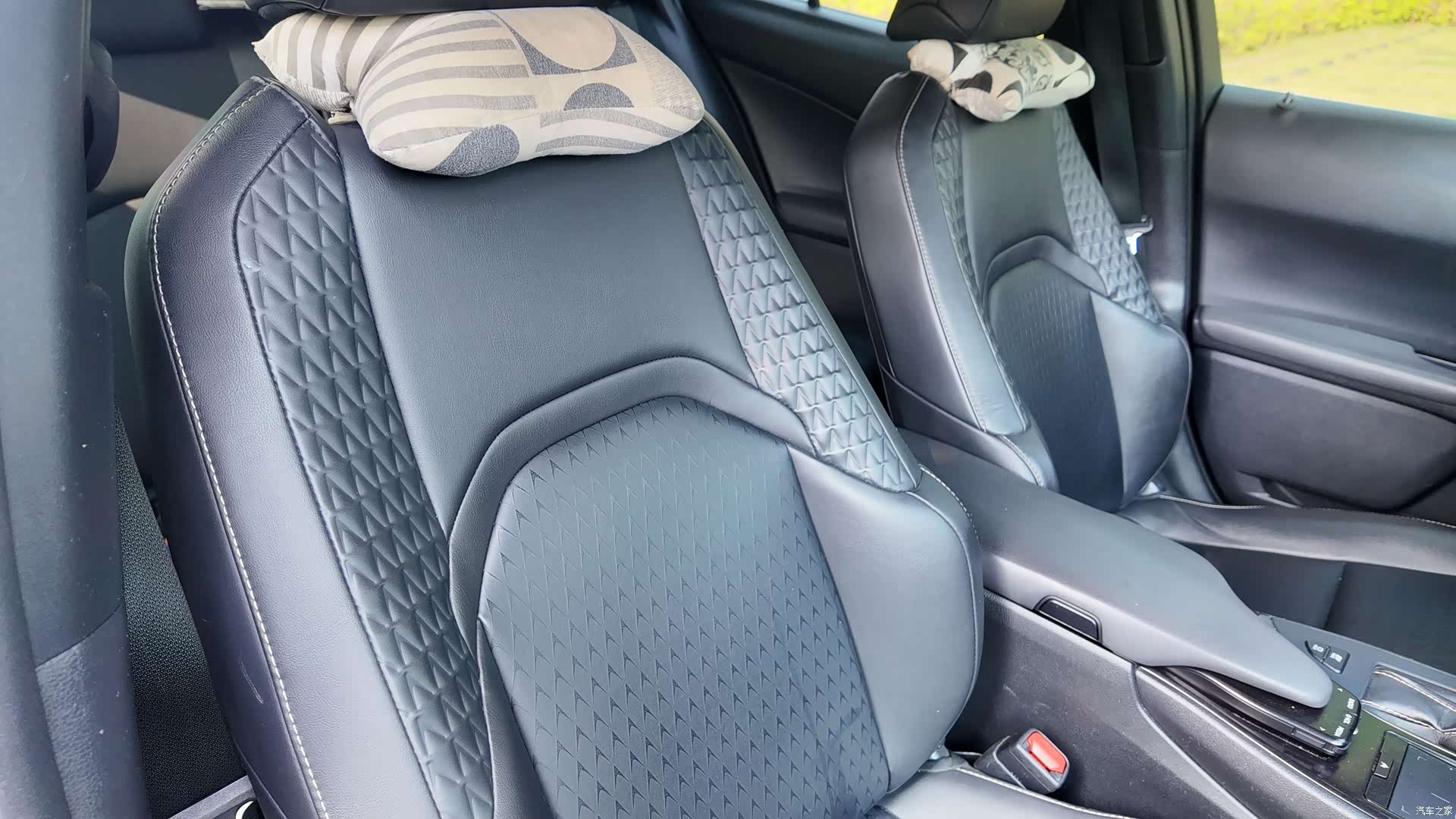 Lexus UX, 2019 28