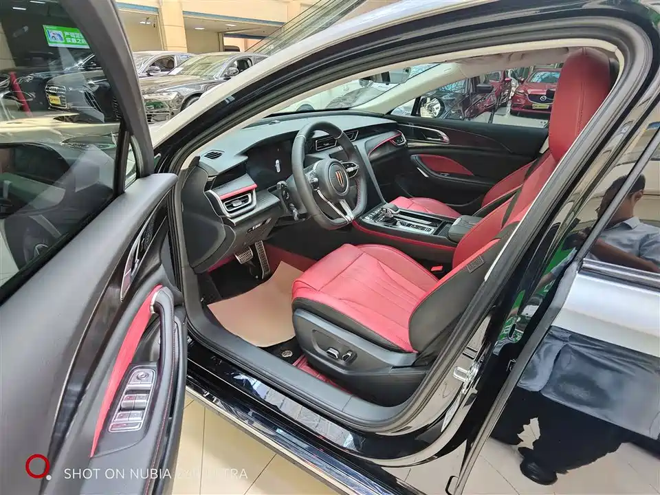 Hongqi H6