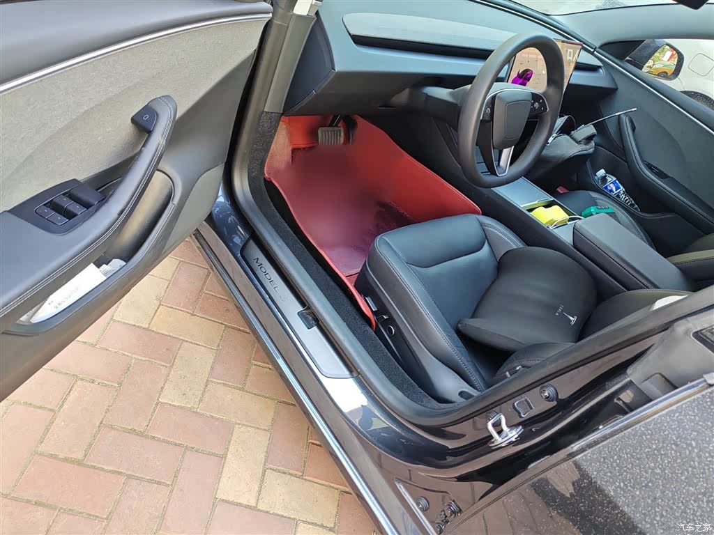 Tesla Model 3, 2024 14