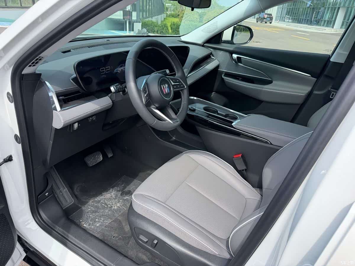 Buick E5, 2025 9