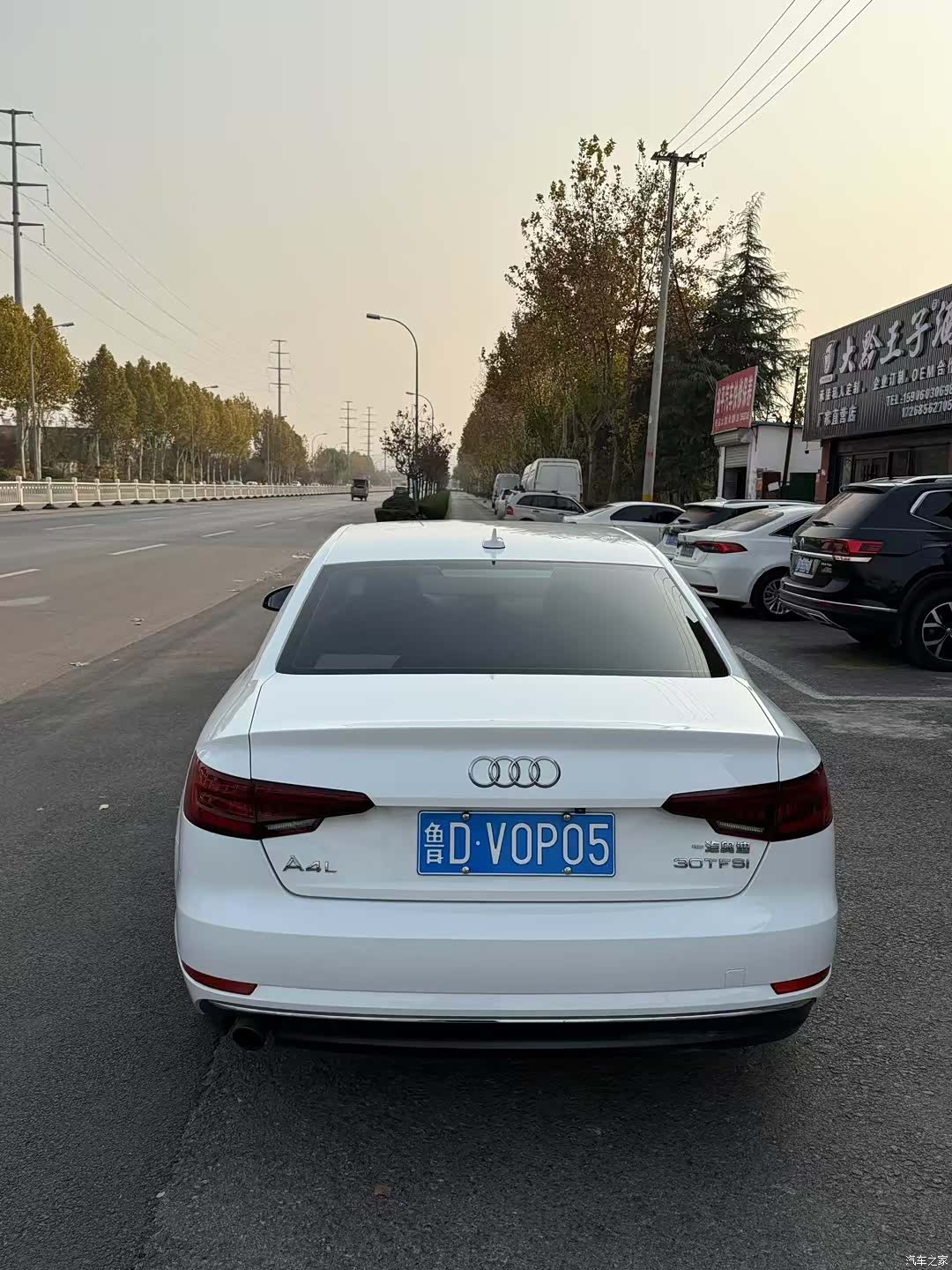 Audi A4L, 2018 все фото