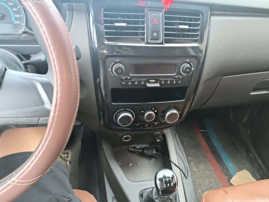 Wuling V, 2019 13