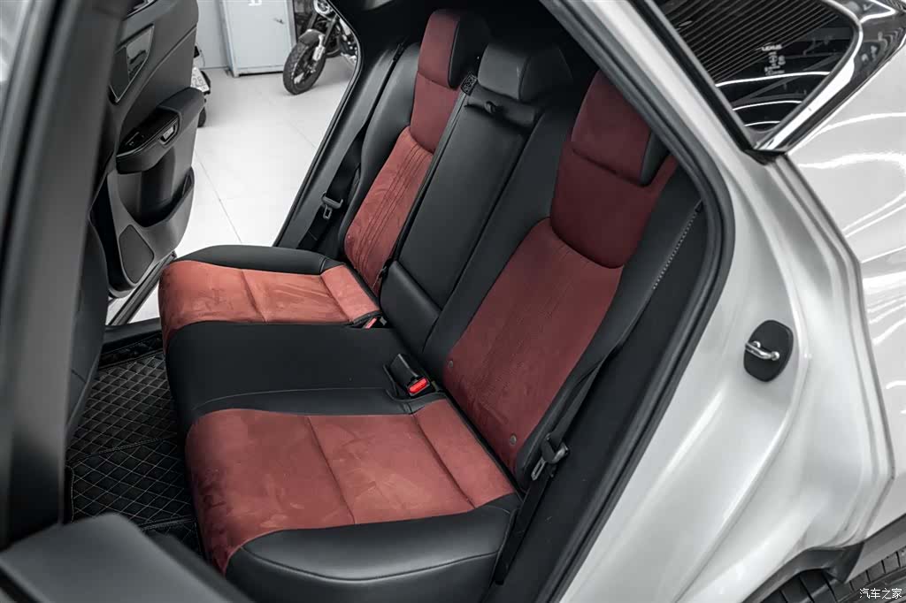 Lexus NX, 2023 25