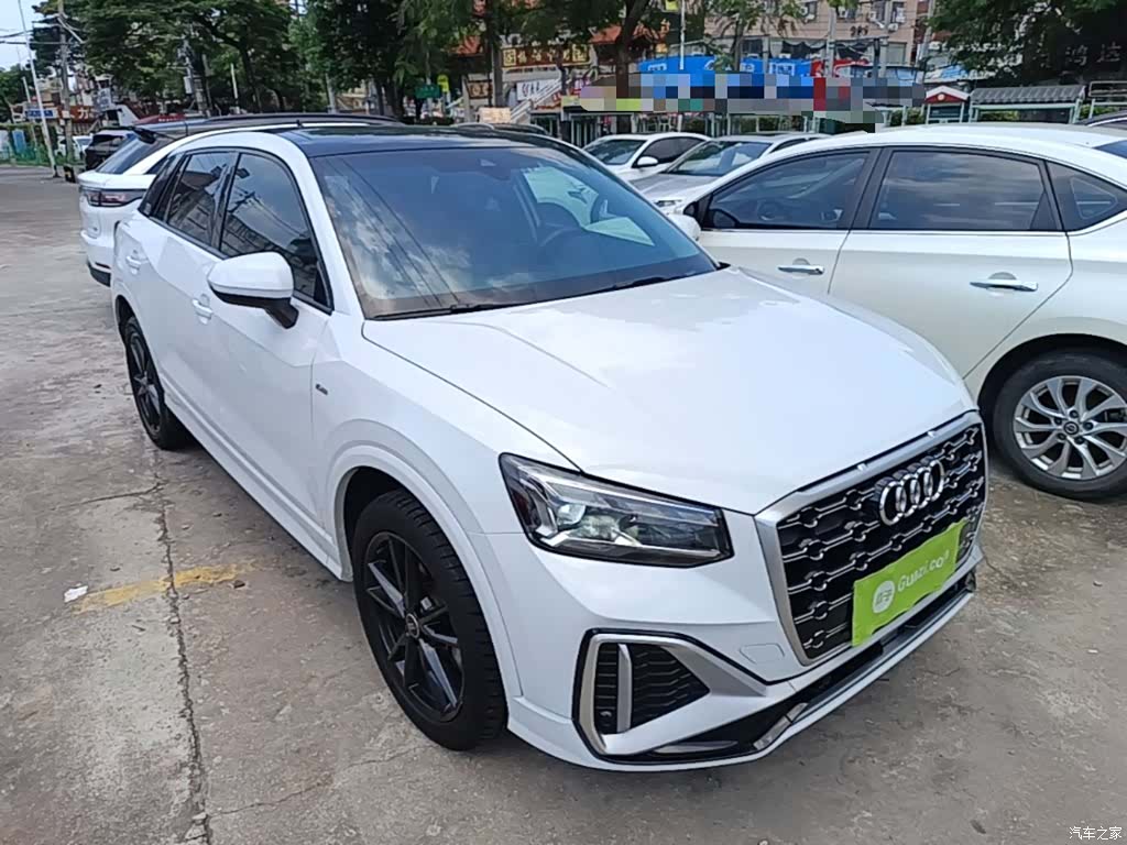 Audi Q2L, 2023 4