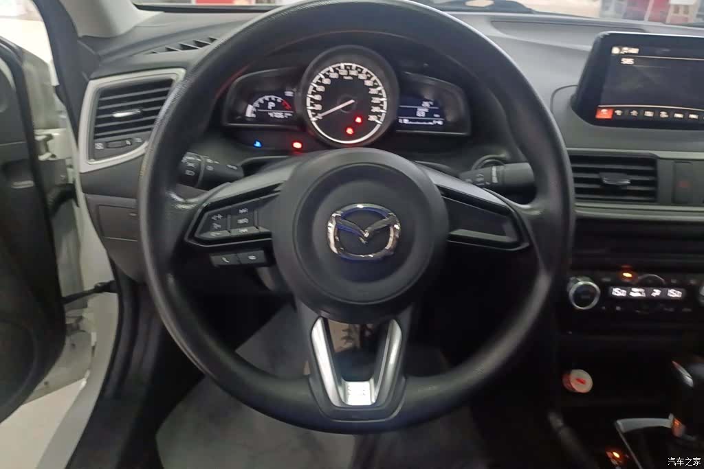 Mazda Mazda3, 2017 15