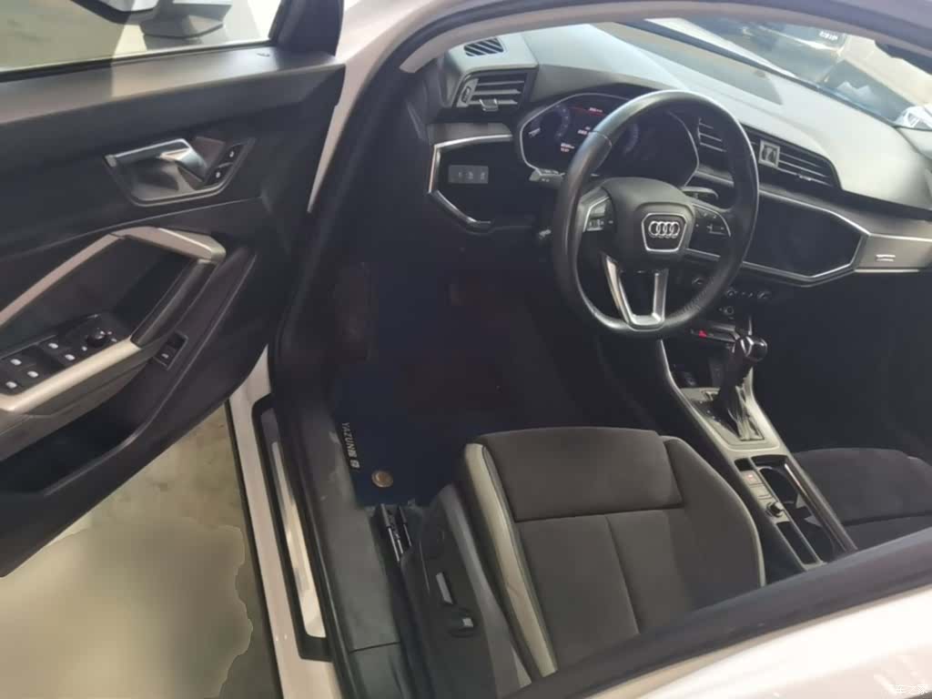 Audi Q3, 2019 16