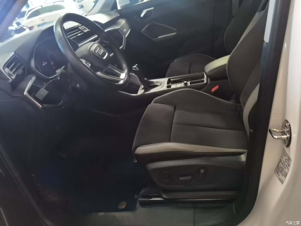 Audi Q3, 2019 15