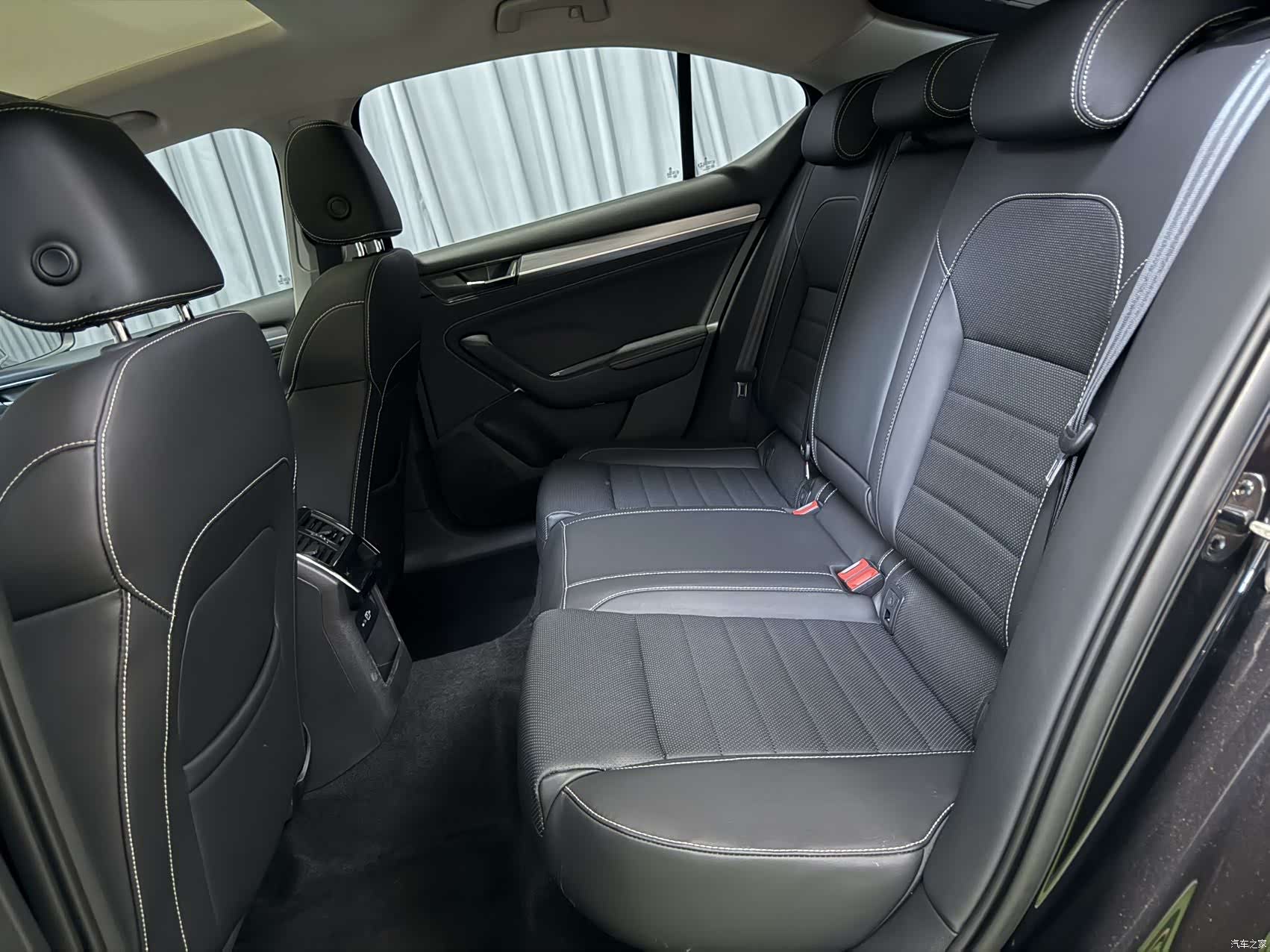 Skoda Superb, 2023 9