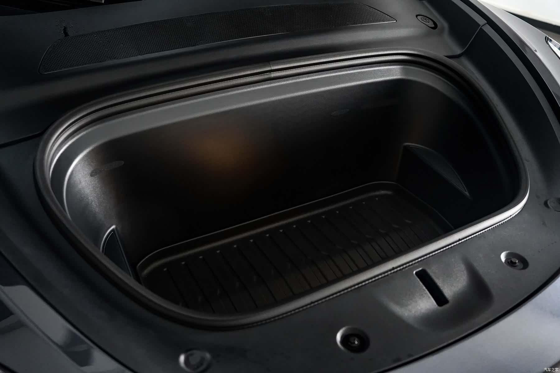 Tesla Model Y, 2024 9