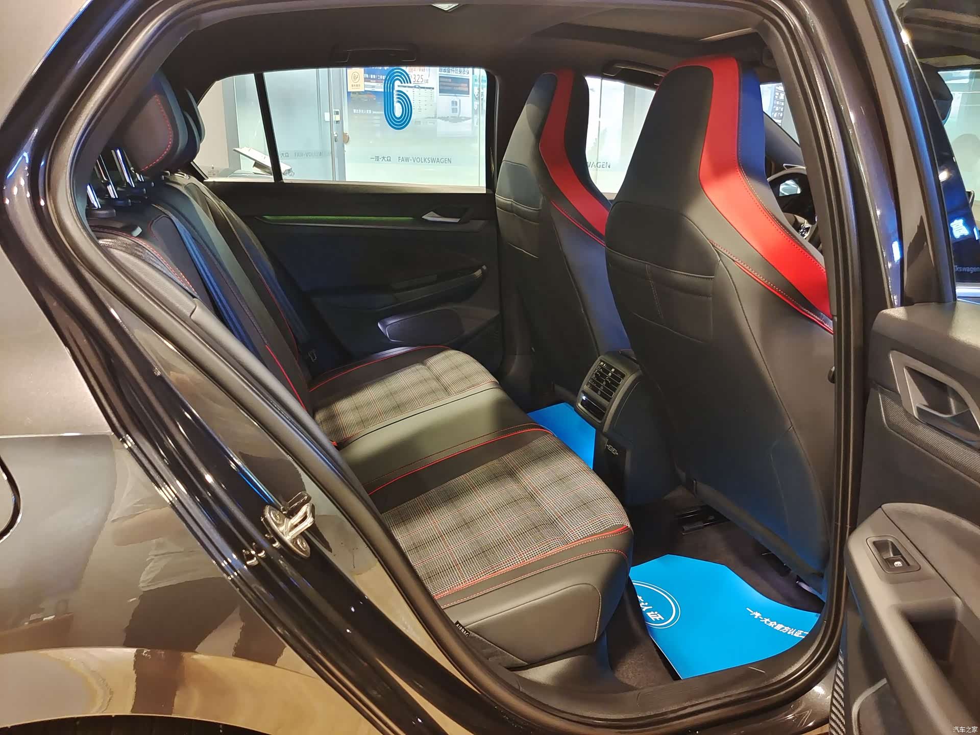 Volkswagen Golf, 2025 9