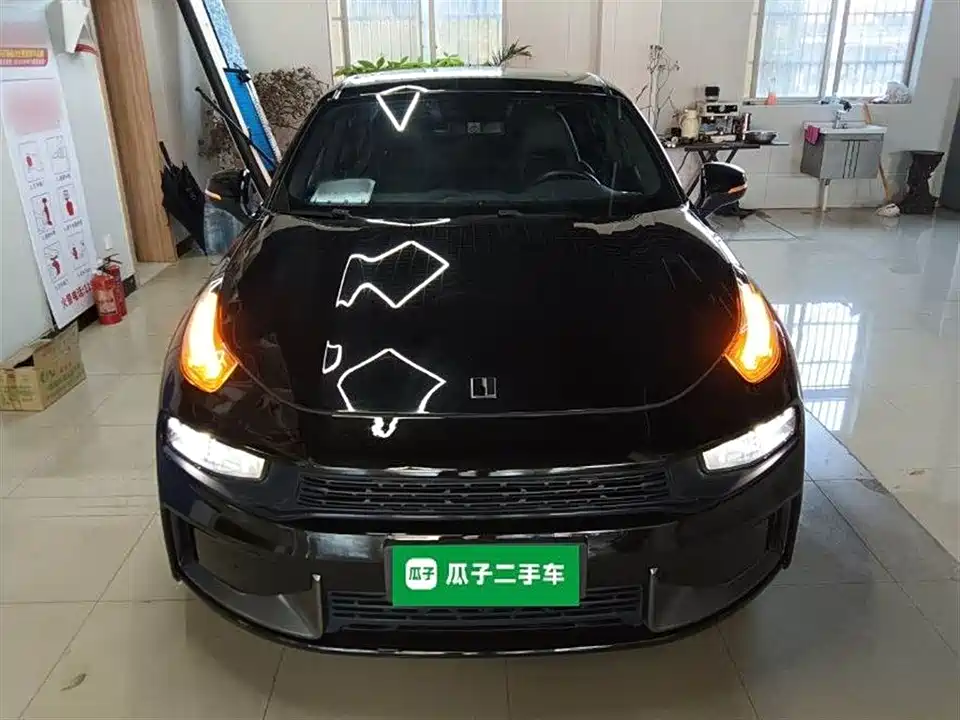 Lynk & Co 03