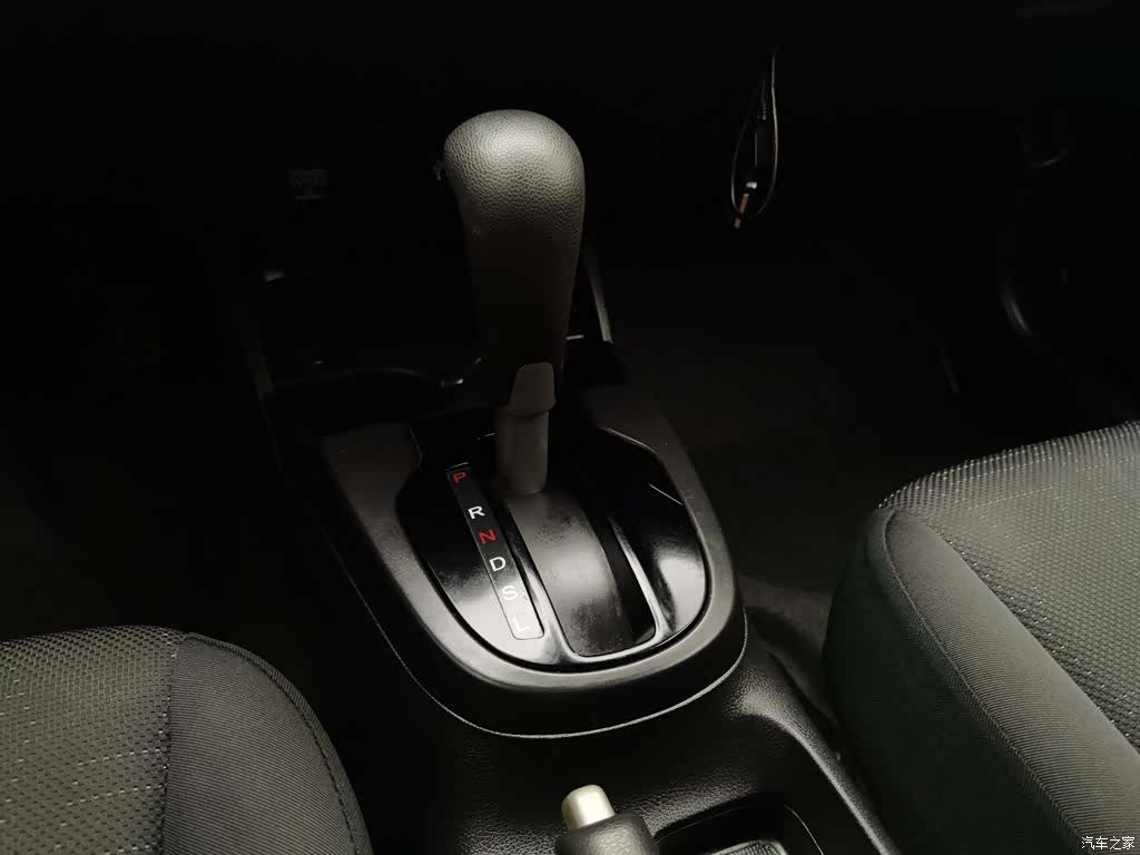 Honda Fit, 2015 13