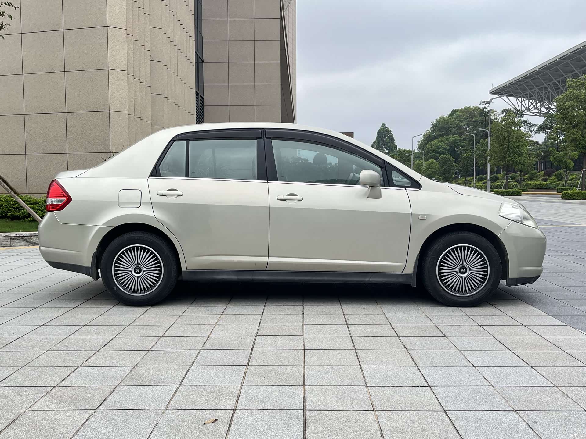 Nissan 1.6JS, 2005 8