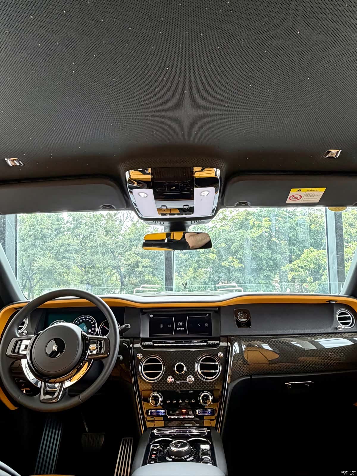 Rolls-Royce Cullinan, 2022 9