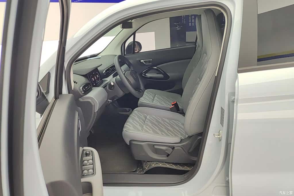 Leapmotor T03, 2024 9