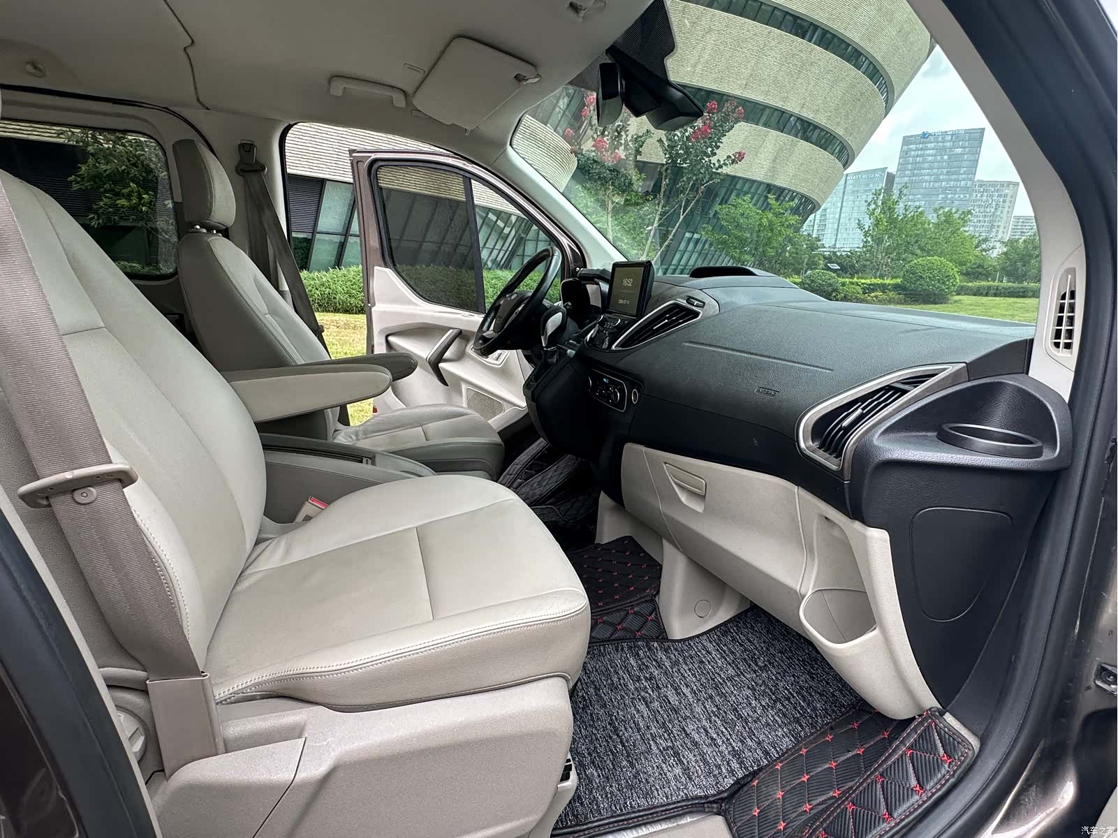 Ford Tourneo, 2017 16
