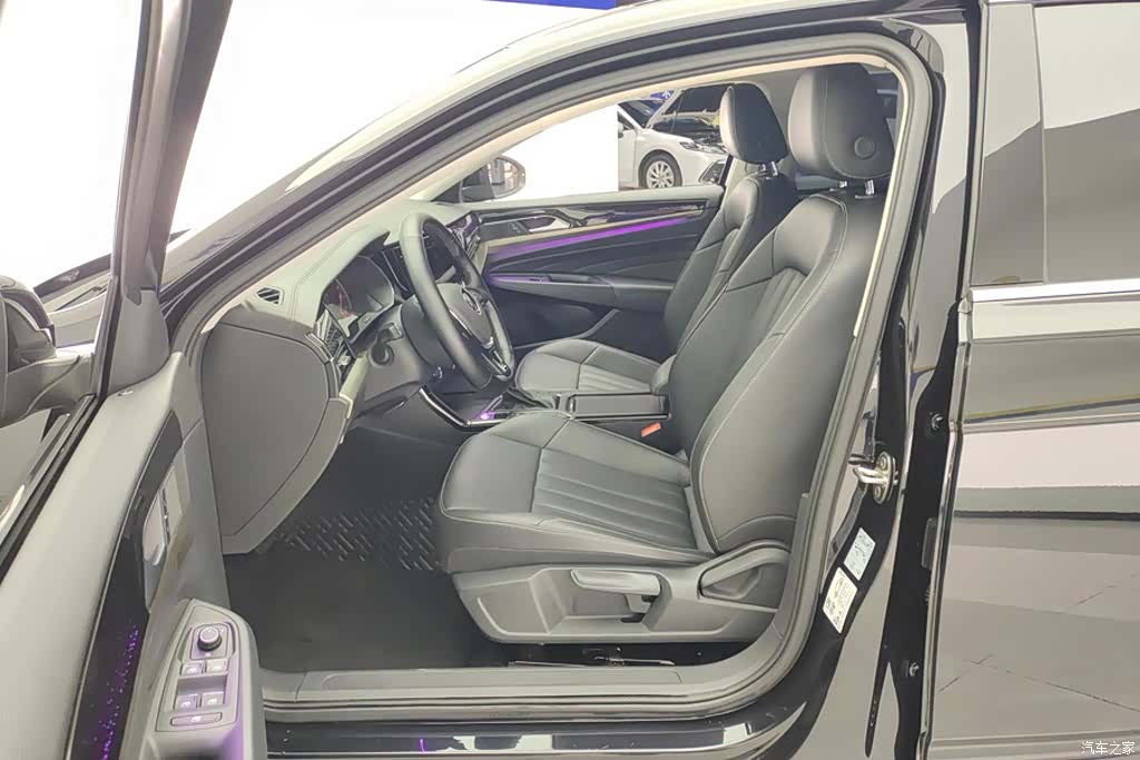 Volkswagen Passat, 2022 9