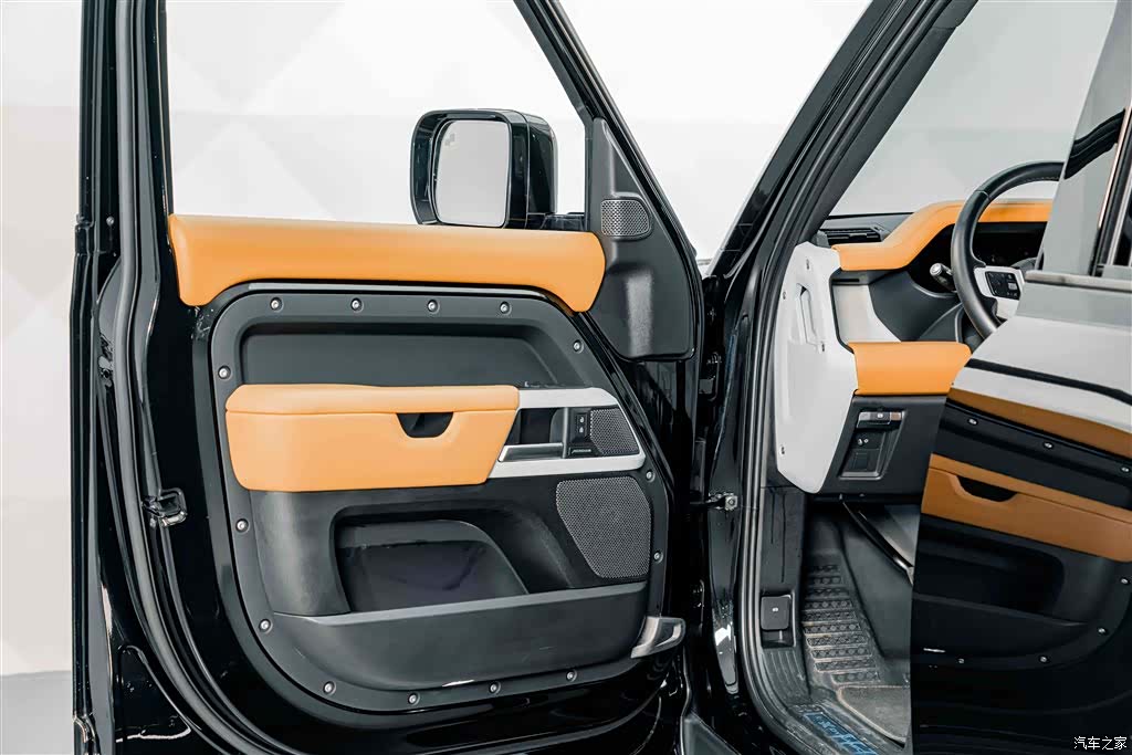 Land Rover Defender, 2023 22