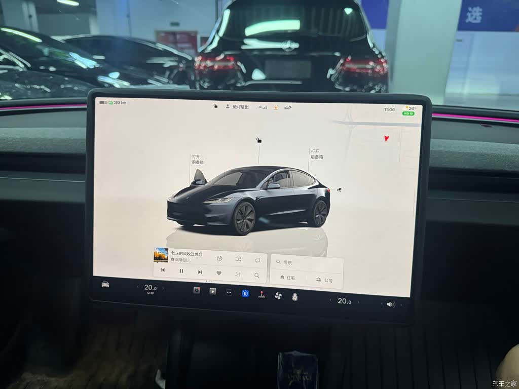 Tesla Model 3, 2025 8
