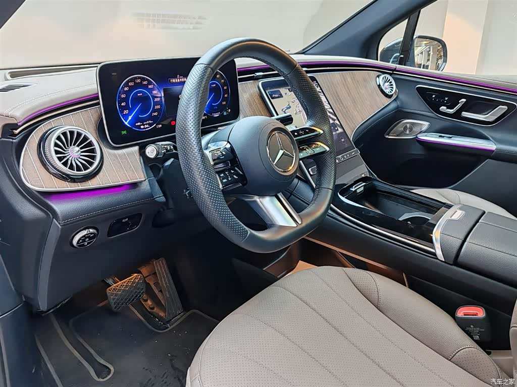 Mercedes-Benz EQE, 2025 10