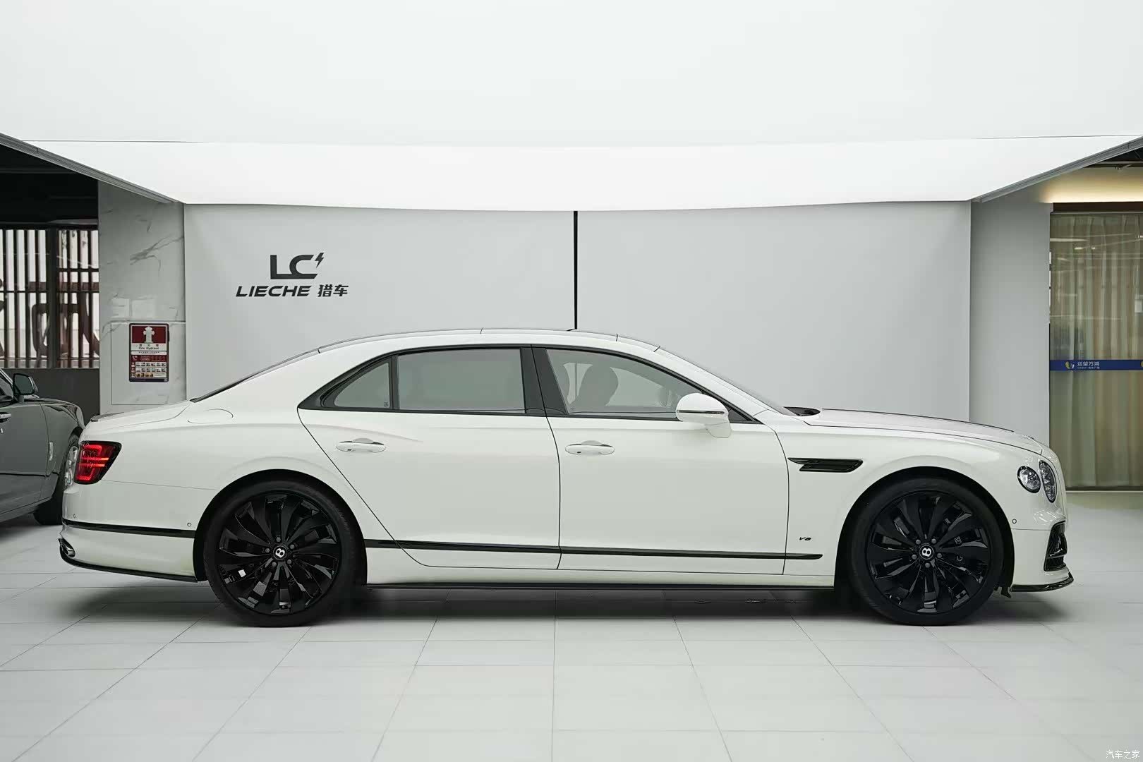Bentley Flying Spur, 2021 все фото