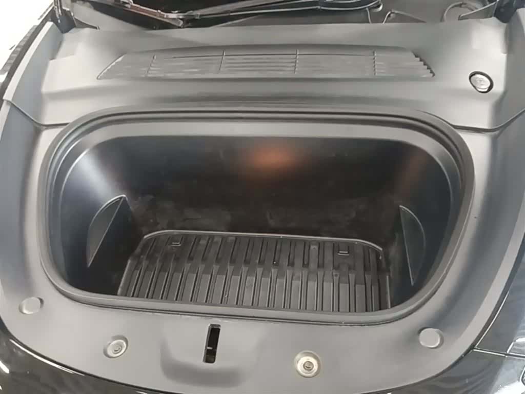 Tesla Model Y, 2023 20