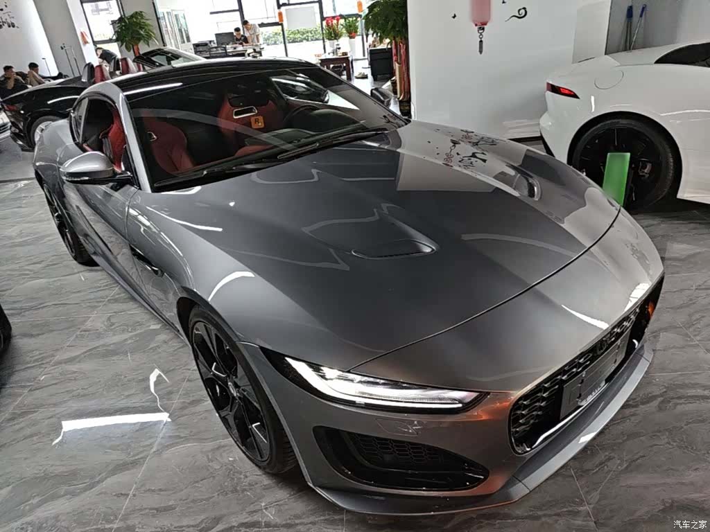 Jaguar F-TYPE, 2024 4