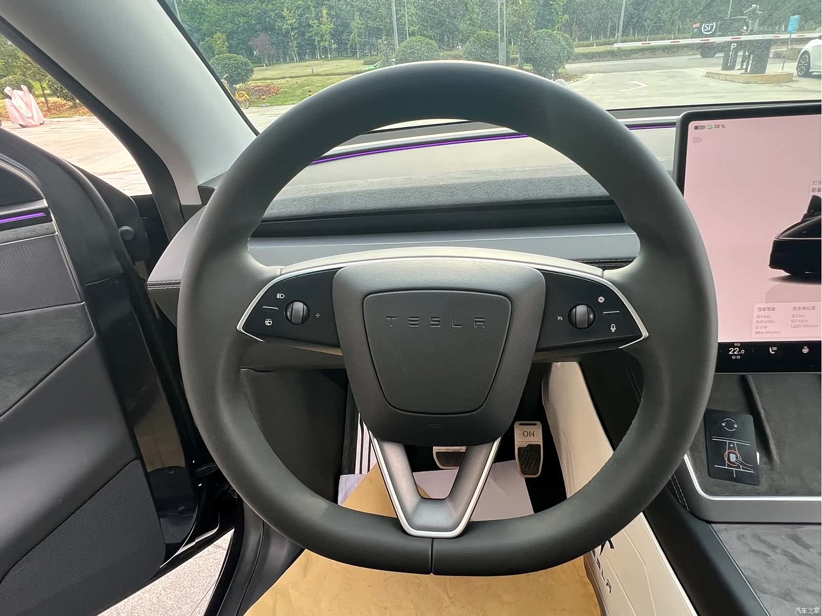 Tesla Model Y, 2025 17