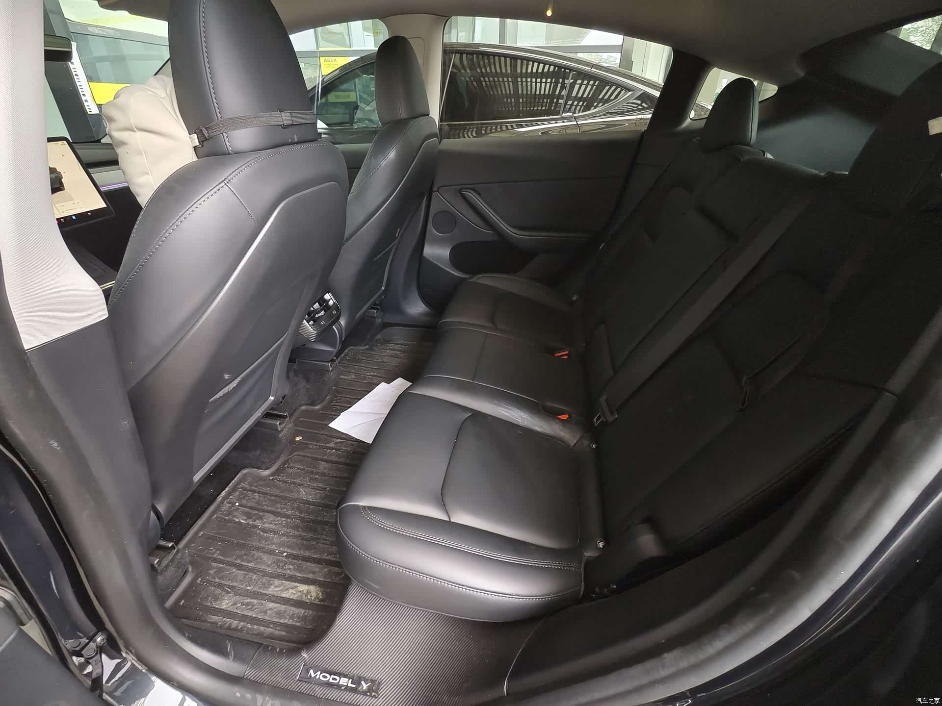 Tesla Model Y, 2024 6