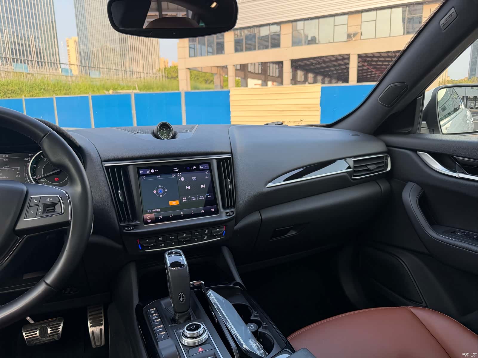 Maserati Levante, 2022 8