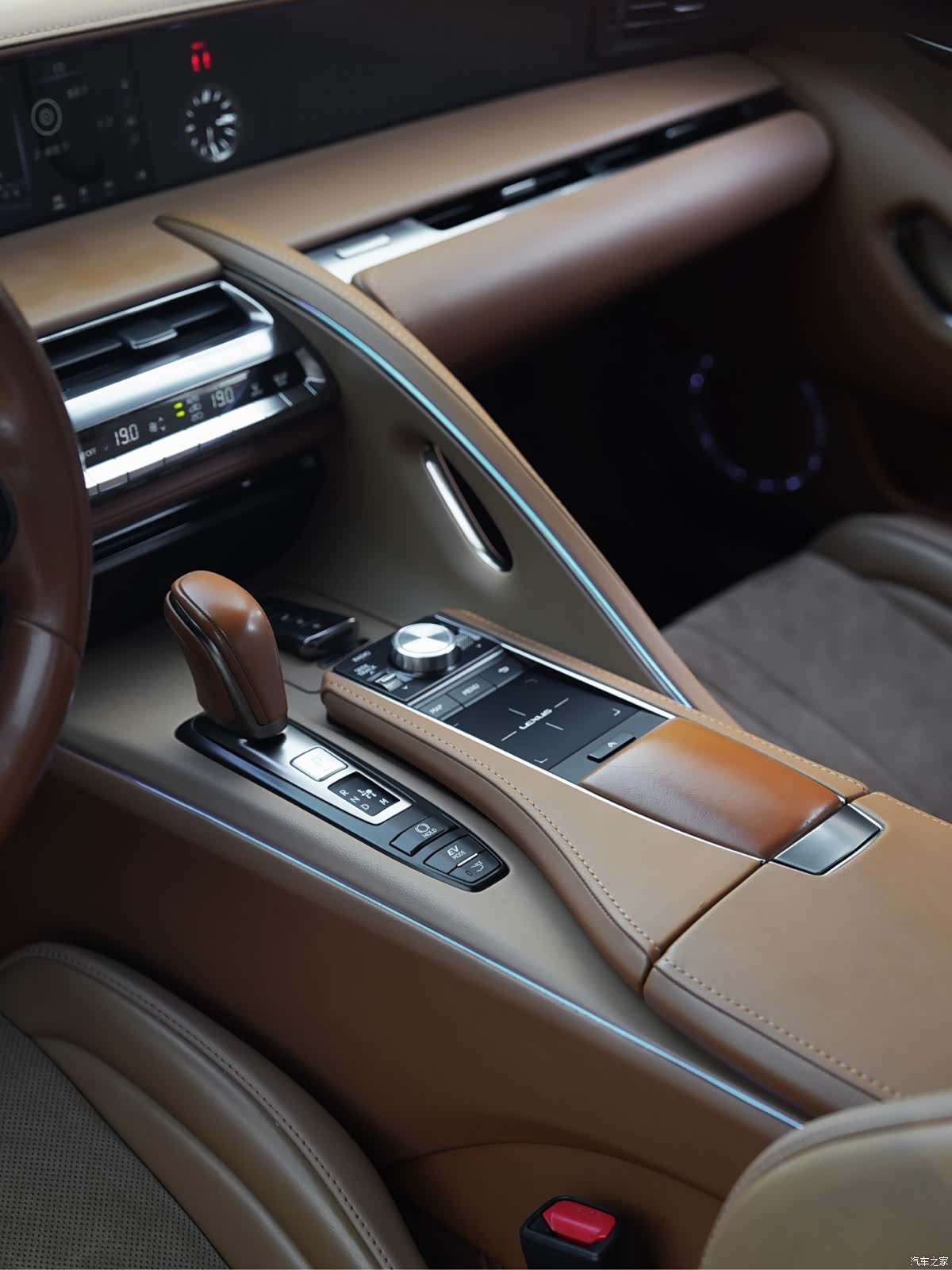 Lexus LC, 2018 12