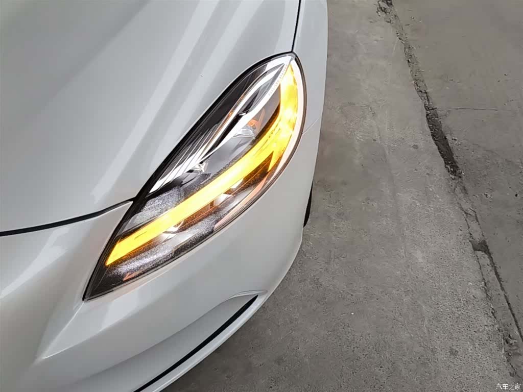 Volvo V40, 2019 24
