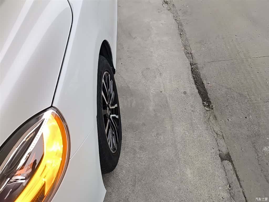 Volvo V40, 2019 23