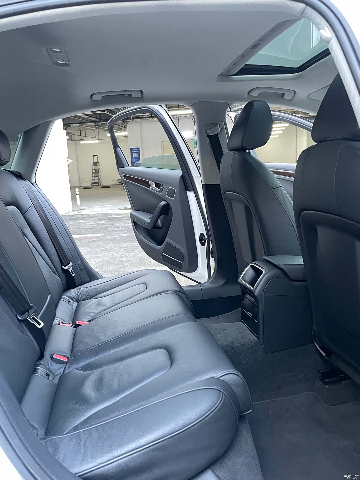 Audi A4L, 2014 11