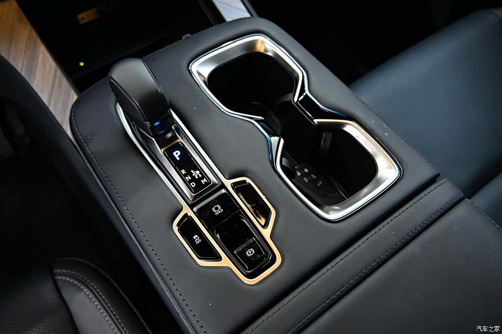 Lexus LM, 2024 17